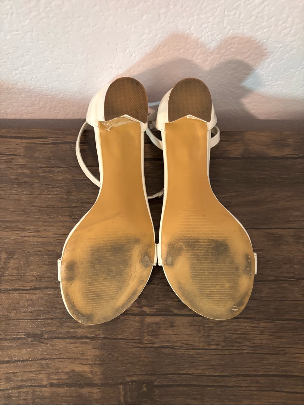 White heels shoes size 8 - Picture 4 of 4